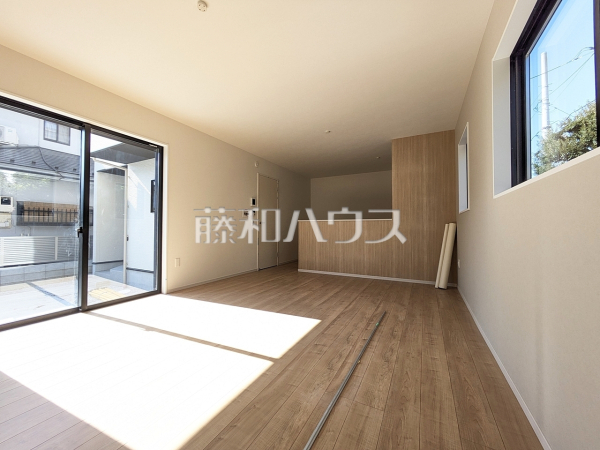 2号棟　リビング　【三鷹市大沢５丁目】