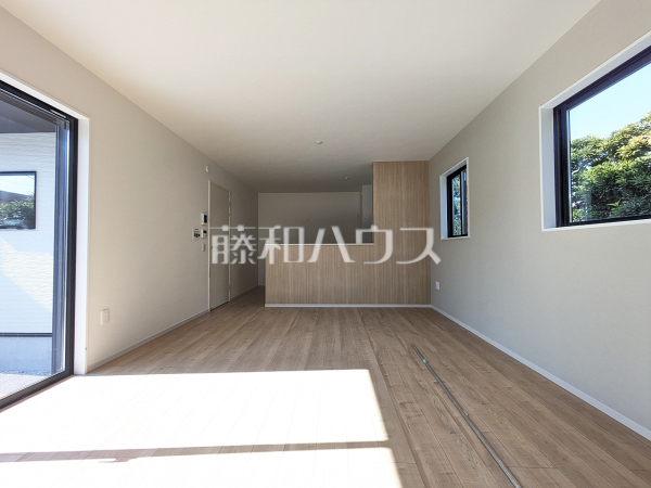 2号棟　リビング　【三鷹市大沢５丁目】