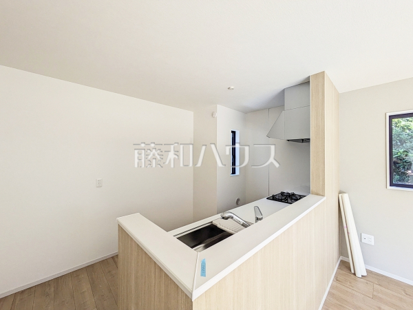 2号棟　キッチン　【三鷹市大沢５丁目】