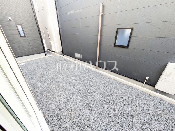 1号棟　庭　【西春日井郡豊山町大字豊場字新田町】