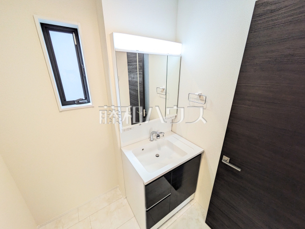 2号棟　洗面室　【西春日井郡豊山町大字豊場字新田町】