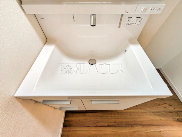 洗面室　【所沢市小手指元町３丁目】