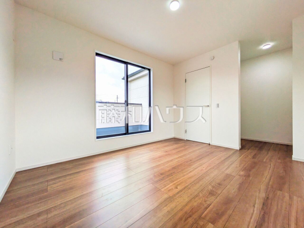 居室　【所沢市小手指元町３丁目】