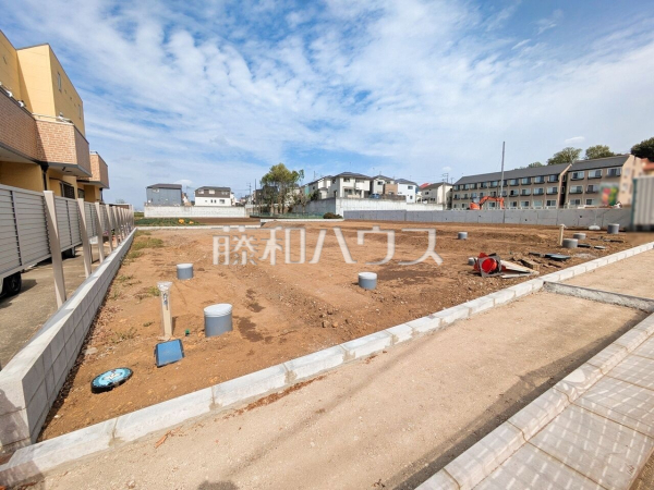 接道状況および現場風景　【清瀬市中里６丁目】 平日のご案内も可能です。まずはお気軽にお問合せ下さいませ。 