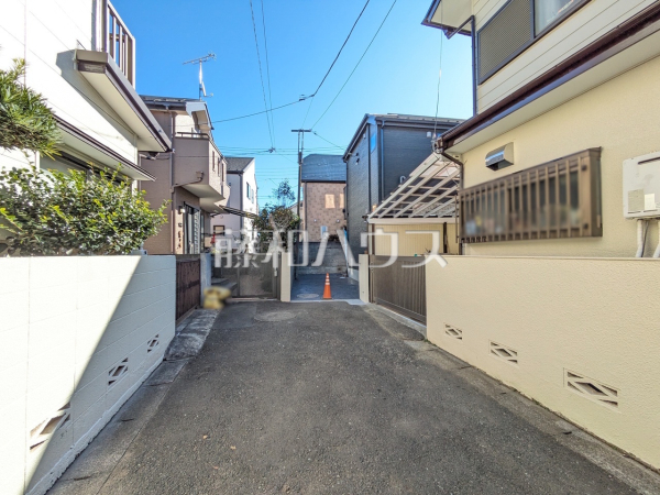 接道状況および現場風景　【西東京市芝久保町１丁目】