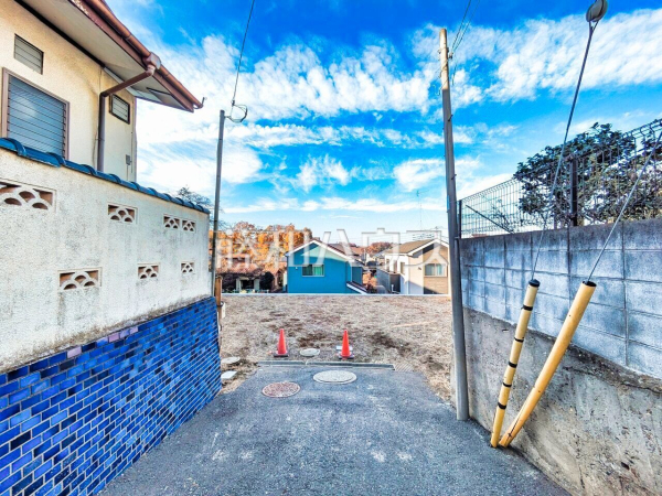 接道状況および現場風景　【清瀬市中里２丁目】 物件の事、諸費用の事など、小さな疑問もお気軽にご連絡・ご相談下さい。 