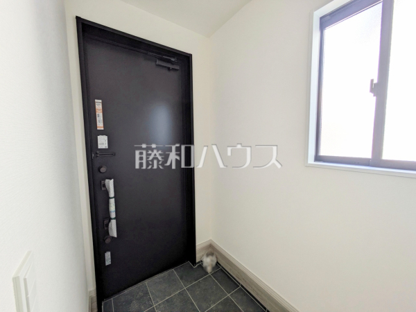 1号棟　玄関　【福岡市南区中尾２丁目】