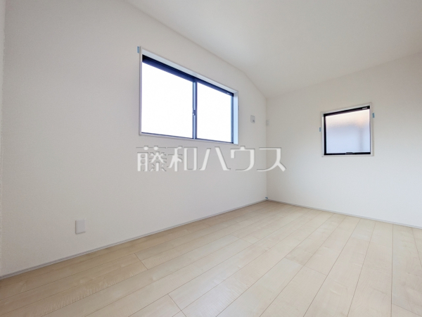 居室　【八王子市元八王子町１丁目】