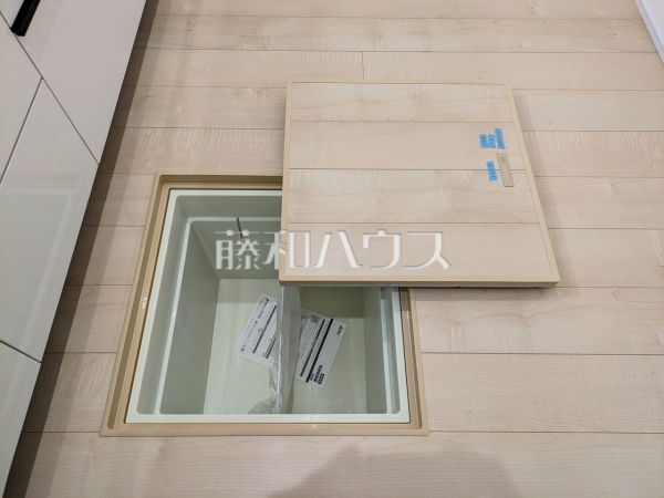 床下収納　【八王子市元八王子町１丁目】