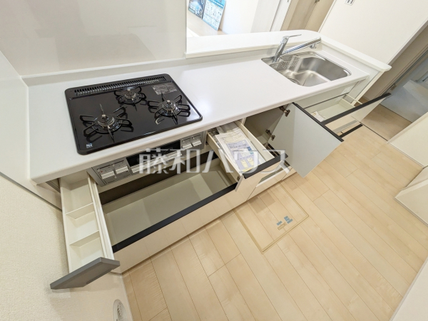 キッチンスライド収納　【八王子市元八王子町１丁目】