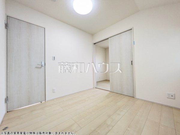 居室　【八王子市元八王子町１丁目】