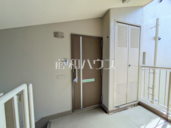 玄関　【グリーンメゾン鶴牧5号棟】