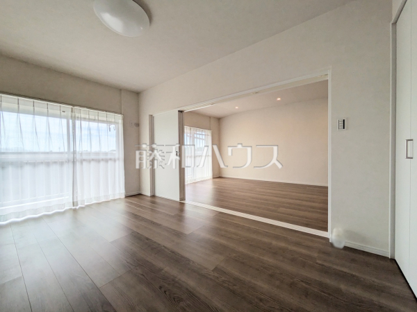 居室　【グリーンメゾン鶴牧5号棟】