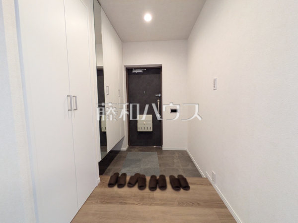 玄関ホール　【グリーンメゾン鶴牧5号棟】