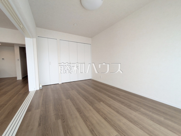 居室　【グリーンメゾン鶴牧5号棟】