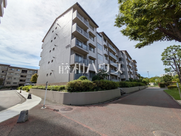 外観　【グリーンメゾン鶴牧5号棟】