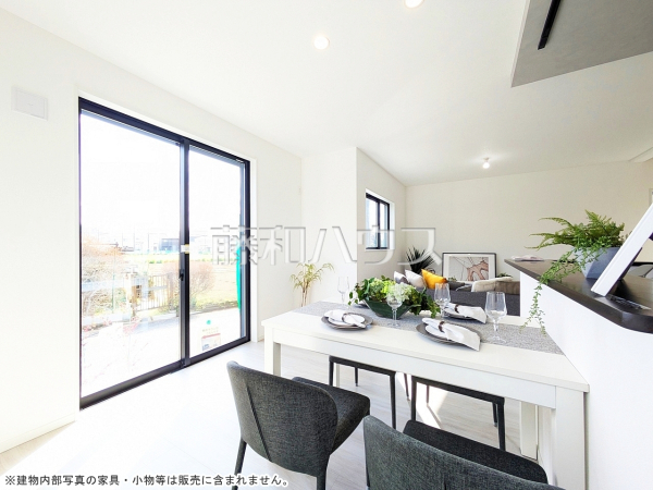 1号棟　リビング　【志木市柏町５丁目】