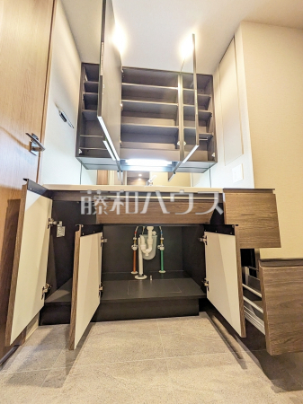 ≪洗面台収納≫　【アトラスシティ千歳烏山グランスイート　風ノ棟】