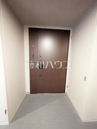 玄関　【アトラスシティ千歳烏山グランスイート　風ノ棟】