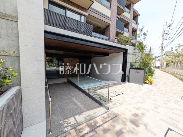 ≪エントランス≫【アトラスシティ千歳烏山グランスイート　風ノ棟】
