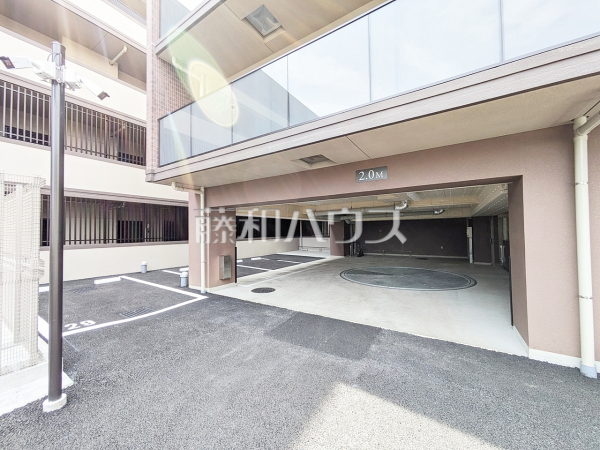 ≪駐車場≫　【アトラスシティ千歳烏山グランスイート　風ノ棟】