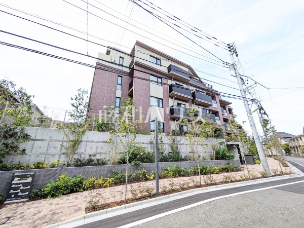 ≪外観≫　【アトラスシティ千歳烏山グランスイート　風ノ棟】