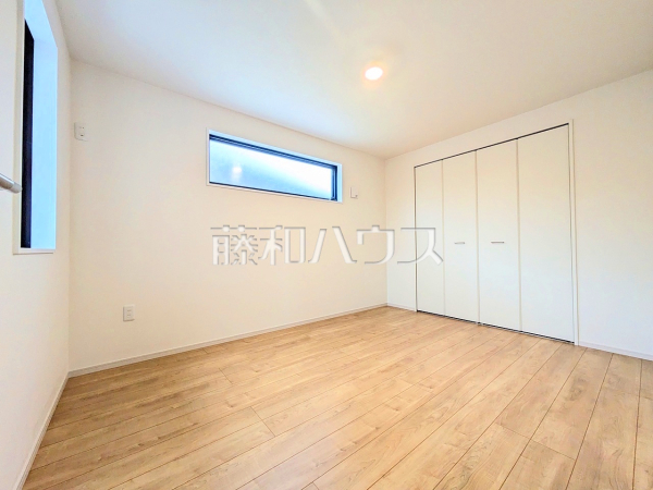 ≪居室≫各部屋に収納も完備されるため、部屋もしっかり片付きそうですね♪　【稲城市東長沼】