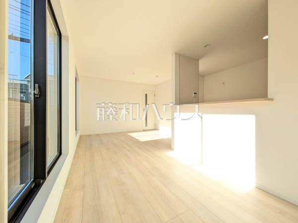 2号棟　リビング　【新座市畑中２丁目】