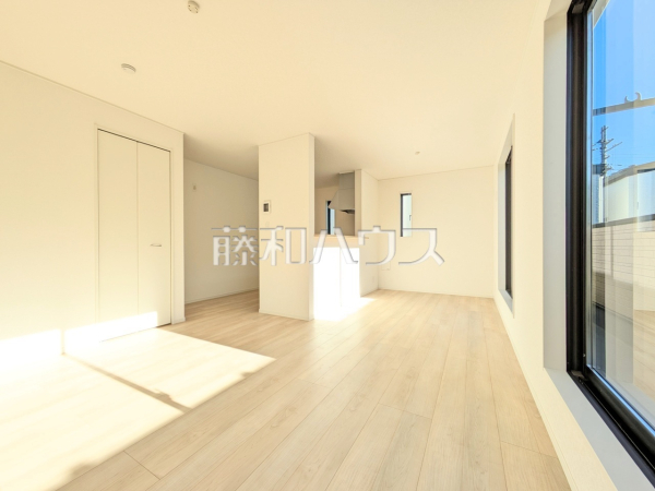 2号棟　リビング　【新座市畑中２丁目】