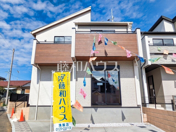 1号棟　外観　【所沢市大字下安松】 周辺環境はもちろん、日当たりや設備仕様など、実際に行ってみないと分からないことも多くございます。営業担当がご案内いたしますので、お気軽にお問い合わせください。 