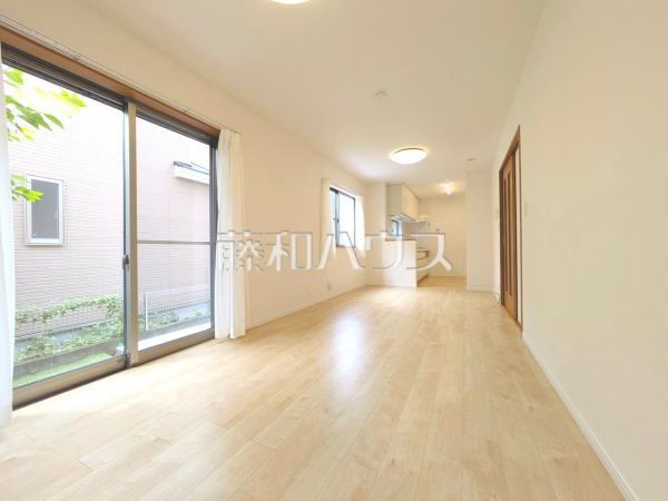 リビング　【三鷹市牟礼７丁目】