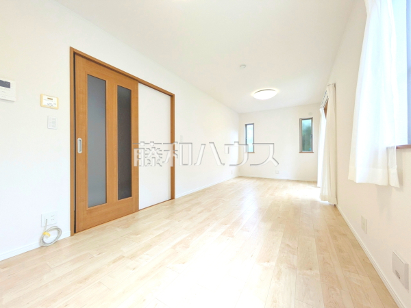 リビング　【三鷹市牟礼７丁目】