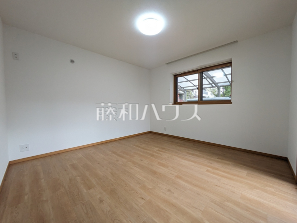 居室　【春日井市坂下町５丁目】