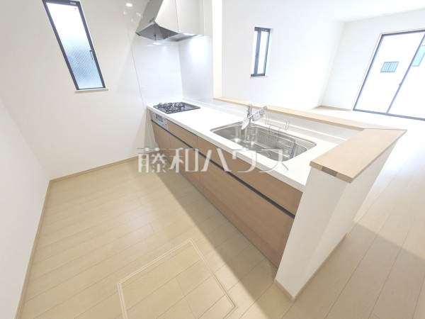 E号棟　キッチン　【東村山市恩多町３丁目】