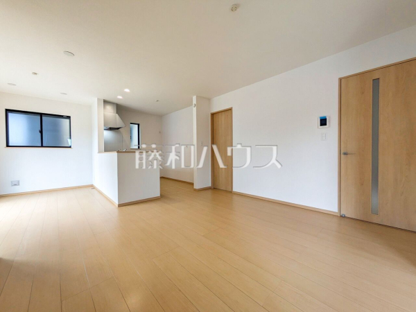 F号棟　リビング　【東村山市恩多町３丁目】