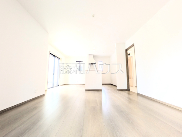 D号棟　リビング　【東村山市恩多町３丁目】