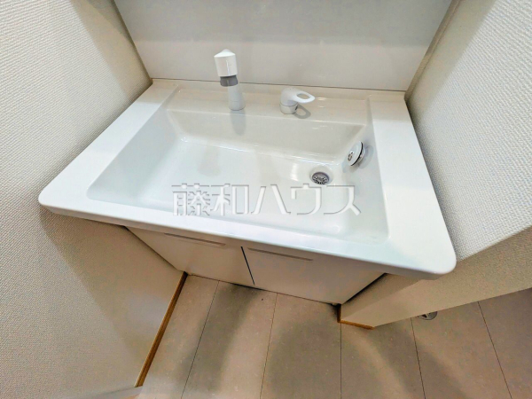 F号棟　洗面室　【東村山市恩多町３丁目】