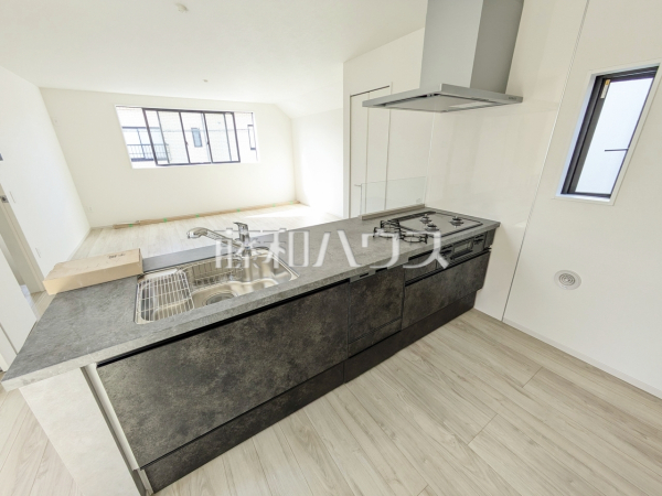 2号棟　キッチン　【福岡市東区千早１丁目】