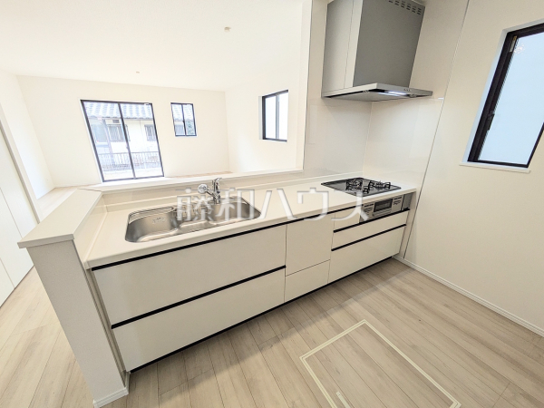 B号棟　キッチン　【春日井市石尾台２丁目】