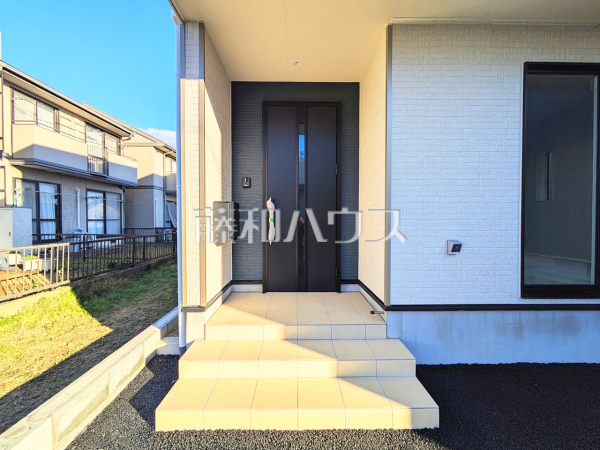 1号棟　玄関　【岩倉市曽野町宮前】