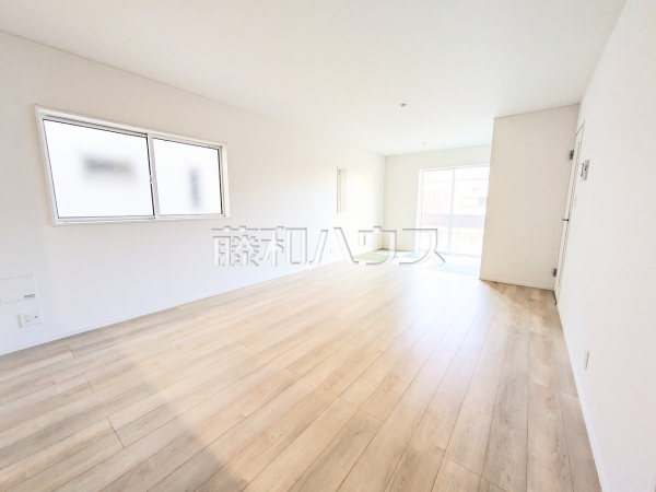 1号棟　リビング　【岩倉市曽野町宮前】