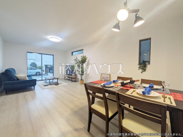 リビング　【八王子市台町２丁目】