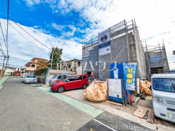 接道状況および現場風景　【福岡市南区長住５丁目】 建物のプレゼンをさせていただきますので、実際の完成イメージを思い描いていただくことができます。お気軽にお問合せ下さい。 