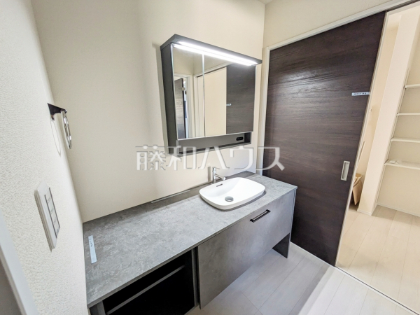 1号棟　洗面室　【福岡市南区長住５丁目】