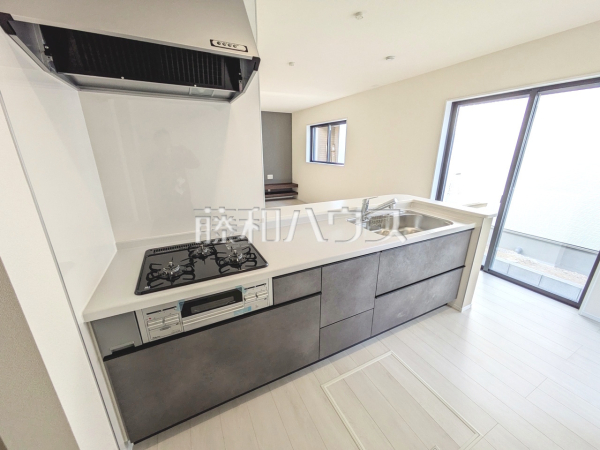 1号棟　キッチン　【福岡市南区長住５丁目】