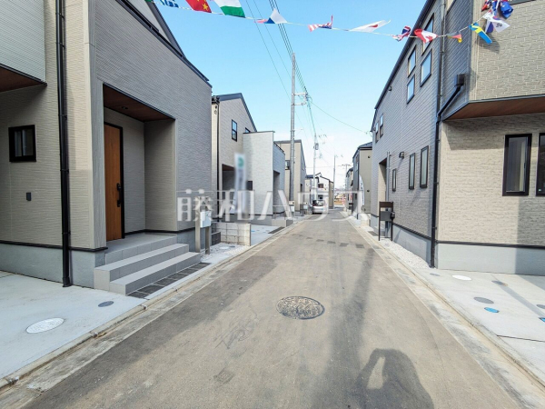 接道状況および現場風景 【富士見市渡戸1丁目】 接道状況および現場風景 【富士見市渡戸1丁目】