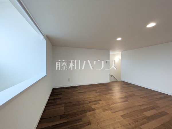 屋根裏収納　【西東京市新町６丁目】