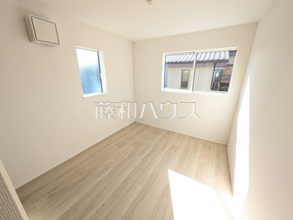 居室　【春日井市桃山町２丁目】
