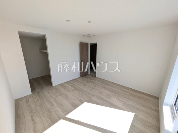 居室　【春日井市桃山町２丁目】