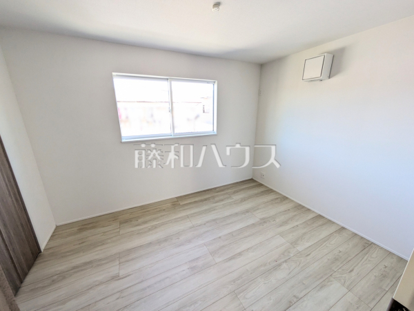居室　【春日井市桃山町２丁目】